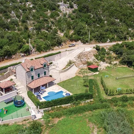 Awesome In Komin With 4 Bedrooms, Outdoor Swimming Pool And Heated Swimming Pool Holiday home