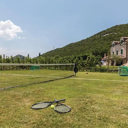 Awesome In Komin With 4 Bedrooms, Outdoor Swimming Pool And Heated Swimming Pool Holiday home