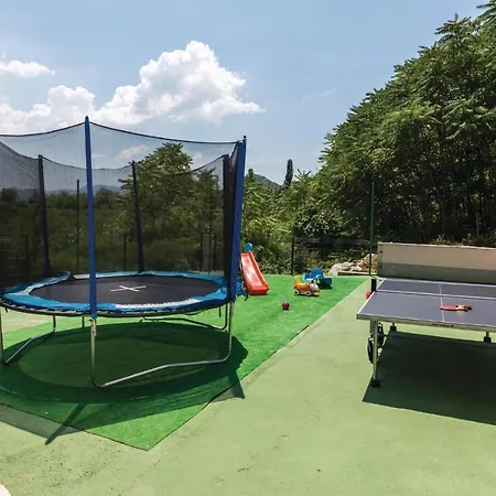 Awesome In Komin With 4 Bedrooms, Outdoor Swimming Pool And Heated Swimming Pool Holiday home *