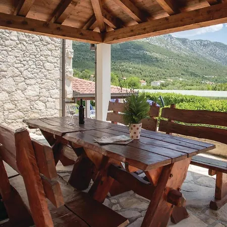 Holiday home Awesome In Komin With 4 Bedrooms, Outdoor Swimming Pool And Heated Swimming Pool Komin (Dubrovnik-Neretva)