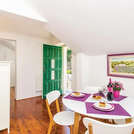 Awesome In Komin With 4 Bedrooms, Outdoor Swimming Pool And Heated Swimming Pool Holiday home
