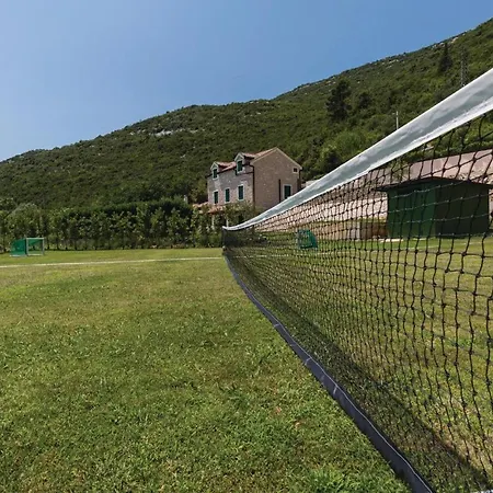 Holiday home Awesome In Komin With 4 Bedrooms, Outdoor Swimming Pool And Heated Swimming Pool Komin (Dubrovnik-Neretva)