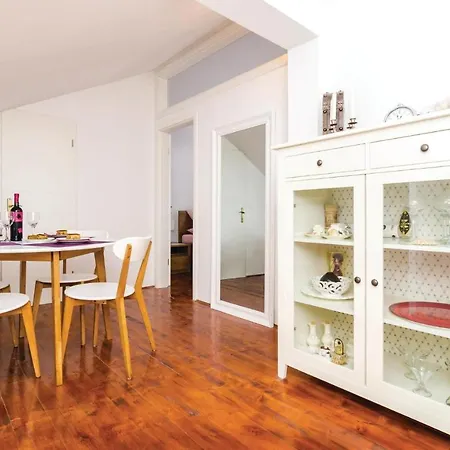 Awesome In Komin With 4 Bedrooms, Outdoor Swimming Pool And Heated Swimming Pool Holiday home *