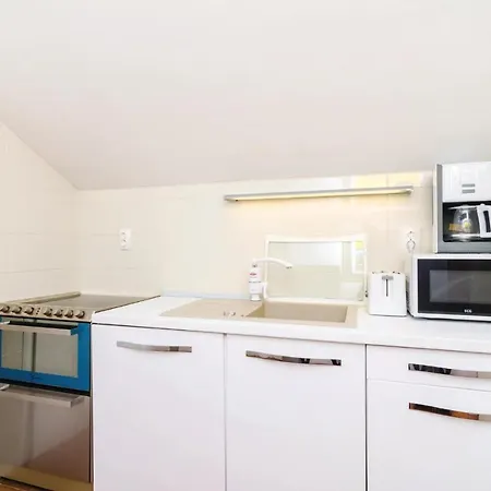 Awesome In Komin With 4 Bedrooms, Outdoor Swimming Pool And Heated Swimming Pool *